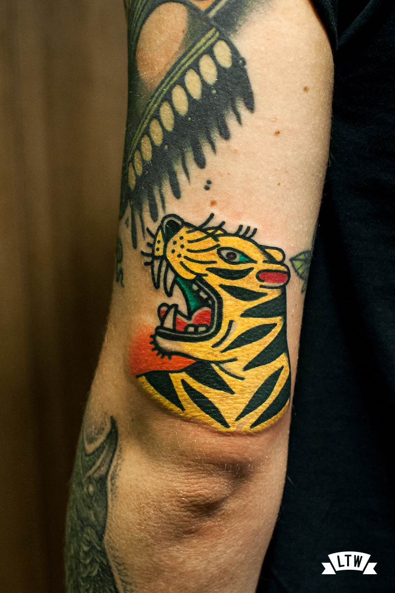 Cap de tigre tatuat pel Javier Rodríguez