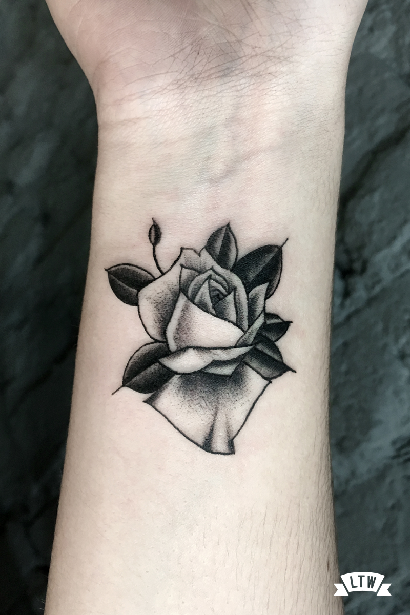 Rosa tatuada per l'Ariadna